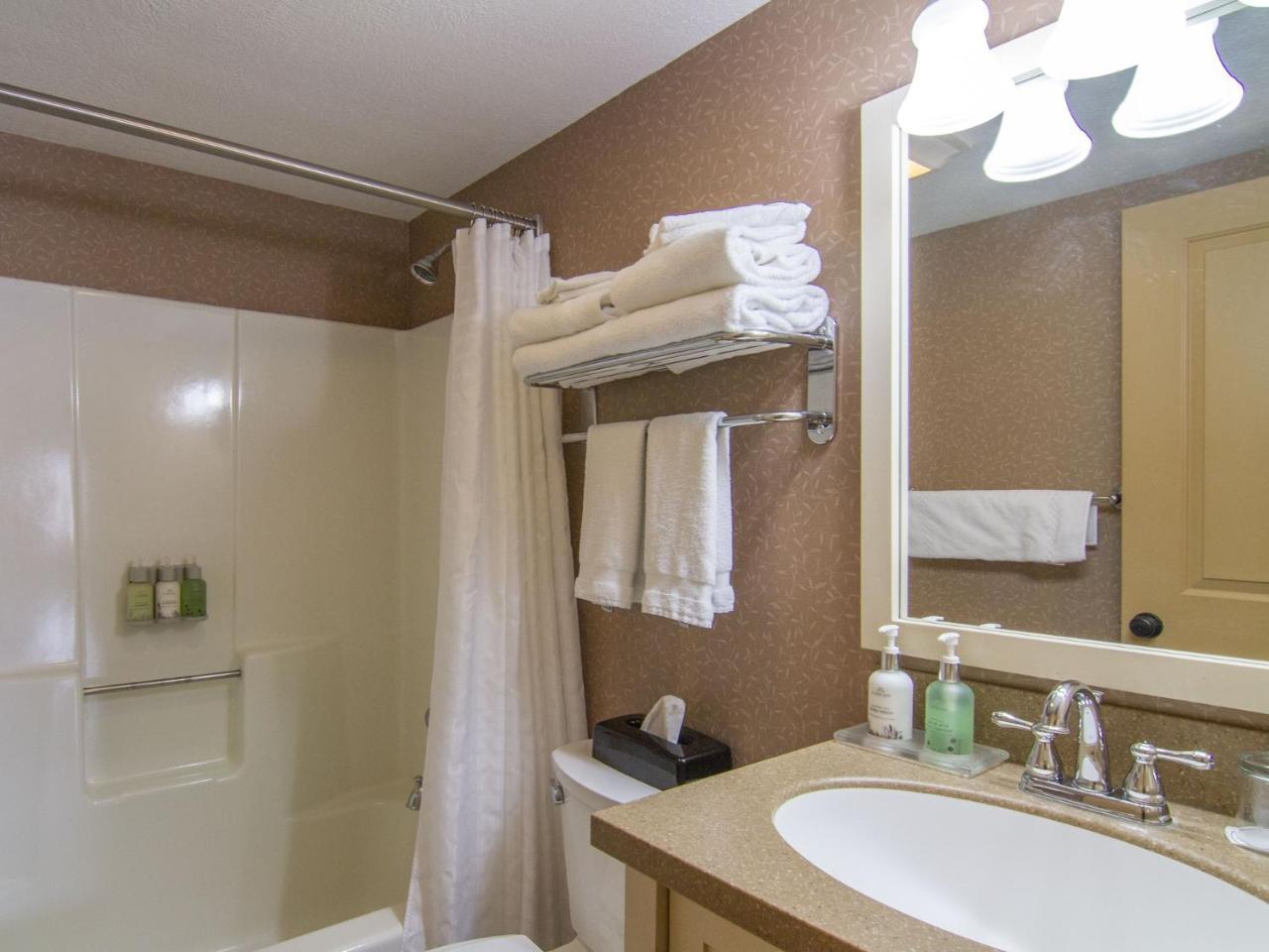 Thompsonville Spacious 2 Bed Condo At Crystal Mountain Resort מראה חיצוני תמונה
