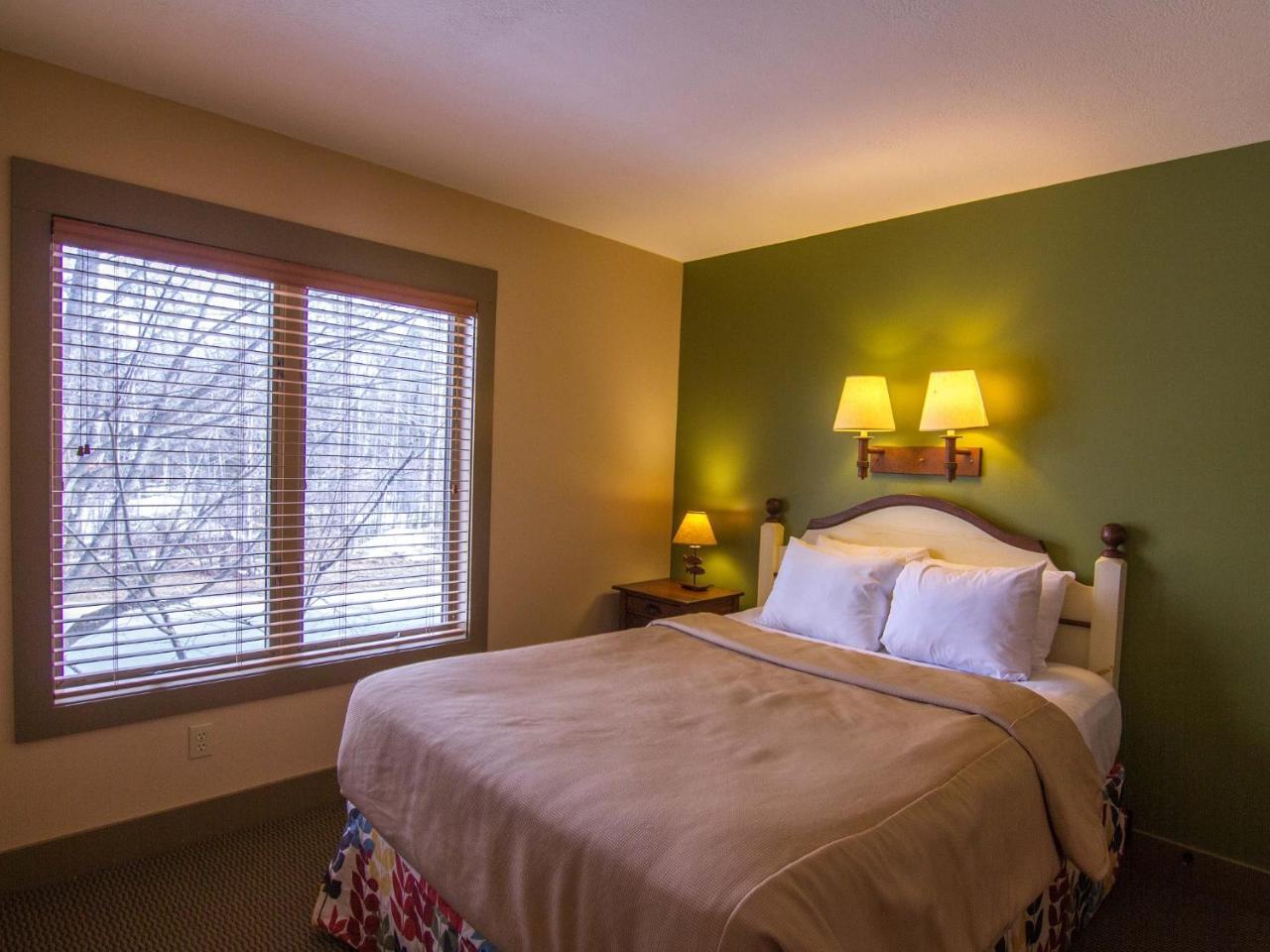 Thompsonville Spacious 2 Bed Condo At Crystal Mountain Resort מראה חיצוני תמונה