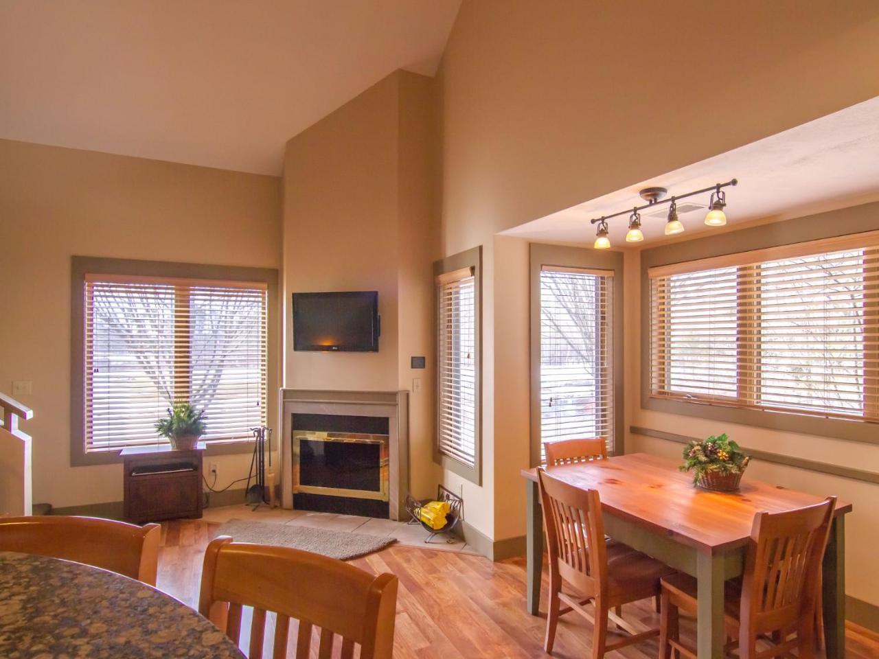 Thompsonville Spacious 2 Bed Condo At Crystal Mountain Resort מראה חיצוני תמונה